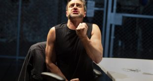 Raúl Esparza, Bertolt Brecht, John Doyle, CSC