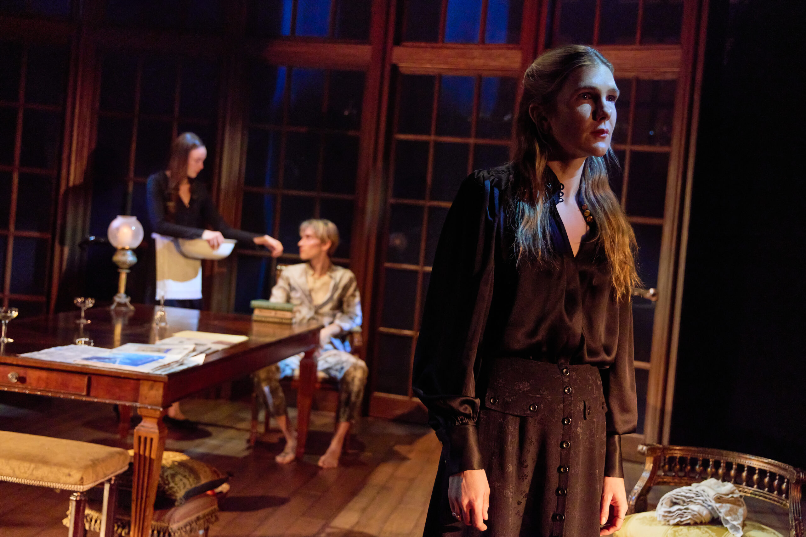 Ella Beatty, Levon Hawke,Lily Rabe,Ghosts