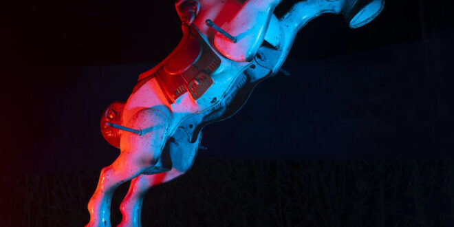 Metal horse