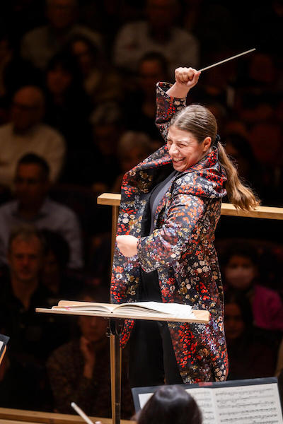 ミュージック FT Official Fan meeting Collection Review: Dalia Stasevska Conducts New York Philharmonic, Joshua