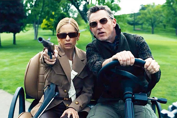 Sarah Michelle Gellar and Shawn Hatosy hunting Grace